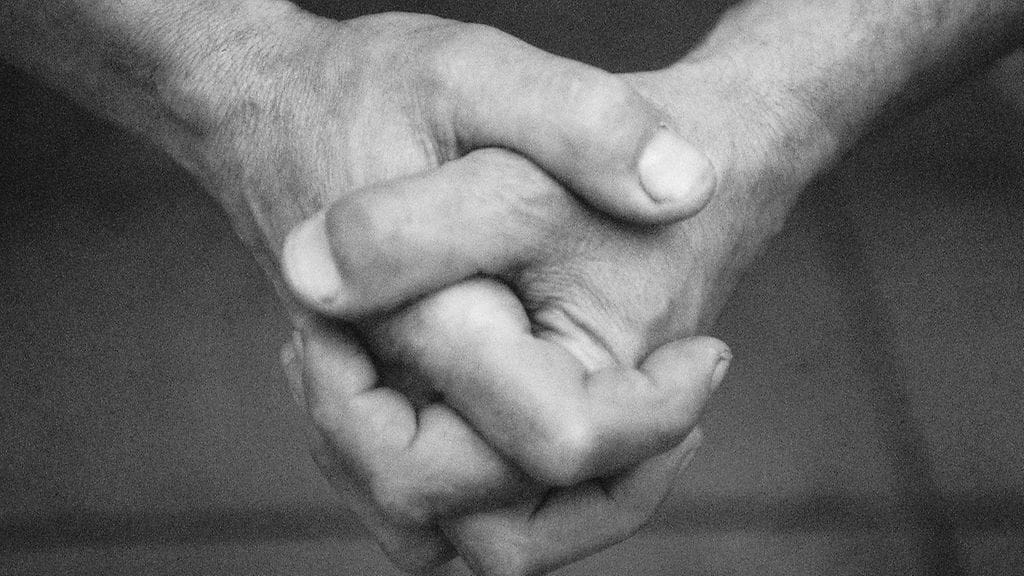 Yksinen Raymond kertoo pelkäävänsä yksinäistä joulua. Kuvituskuva.