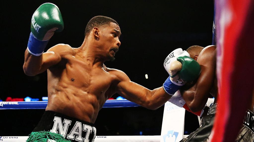 Daniel Jacobs kuritti Peter Quillinia hurjasti.