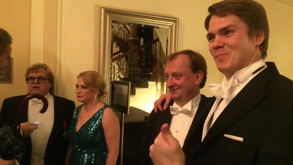 Pekka Hyysalo ja Hjallis Harkimo Linnan jatkoilla