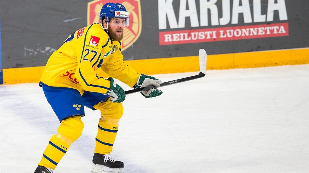 Linus Omark pelasi Karjala-turnauksessa marraskuussa. KHL:n pistepörssissä hän on kolmantena.