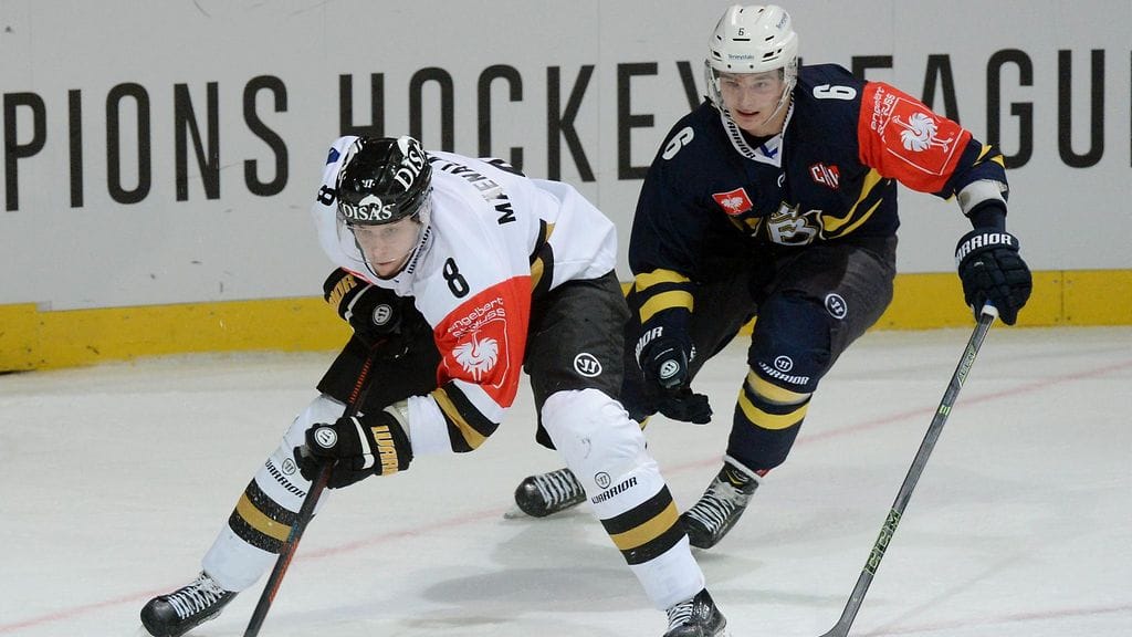 Kärpillä on kahden maalin takamatka Bluesiin CHL:n puolivälierissä.