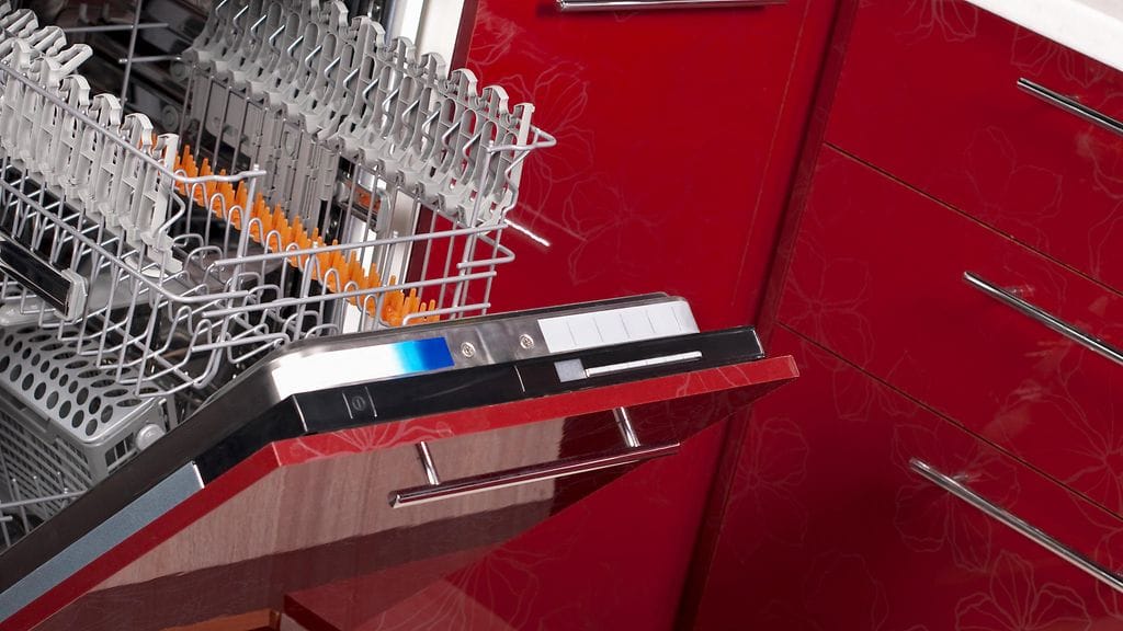 Tiesitkö, että kotivakuutus ei korvaa itse asennetun astianpesukoneen aiheuttamia vahinkoja?