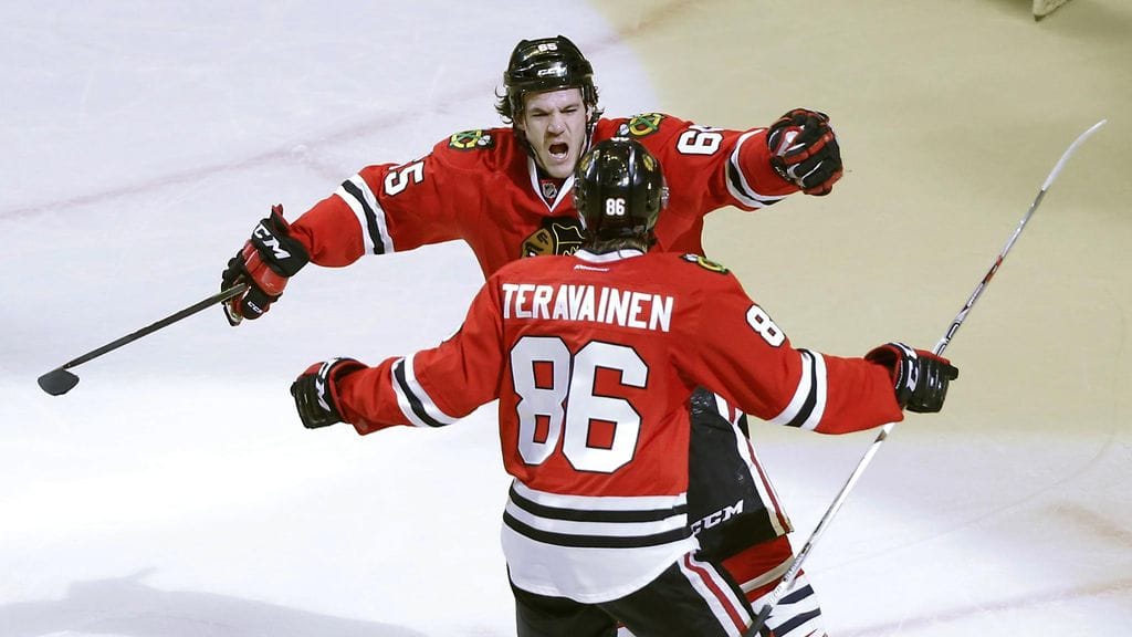 Pelipäällä: Andrew Shaw ja Teuvo Teräväinen