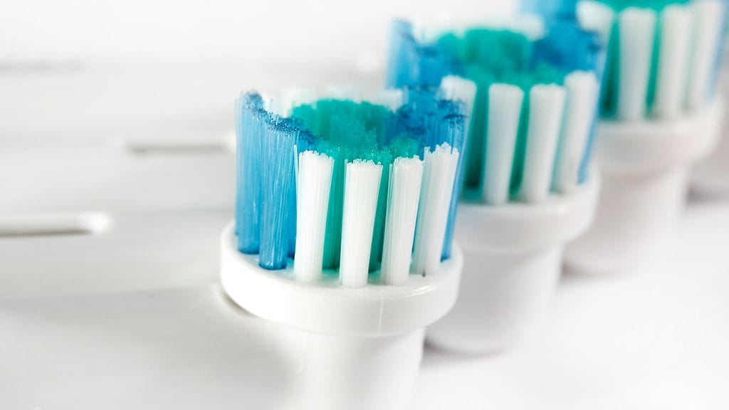 Kuluttaja testasi sähköhammasharjoja. Kuvituskuva.