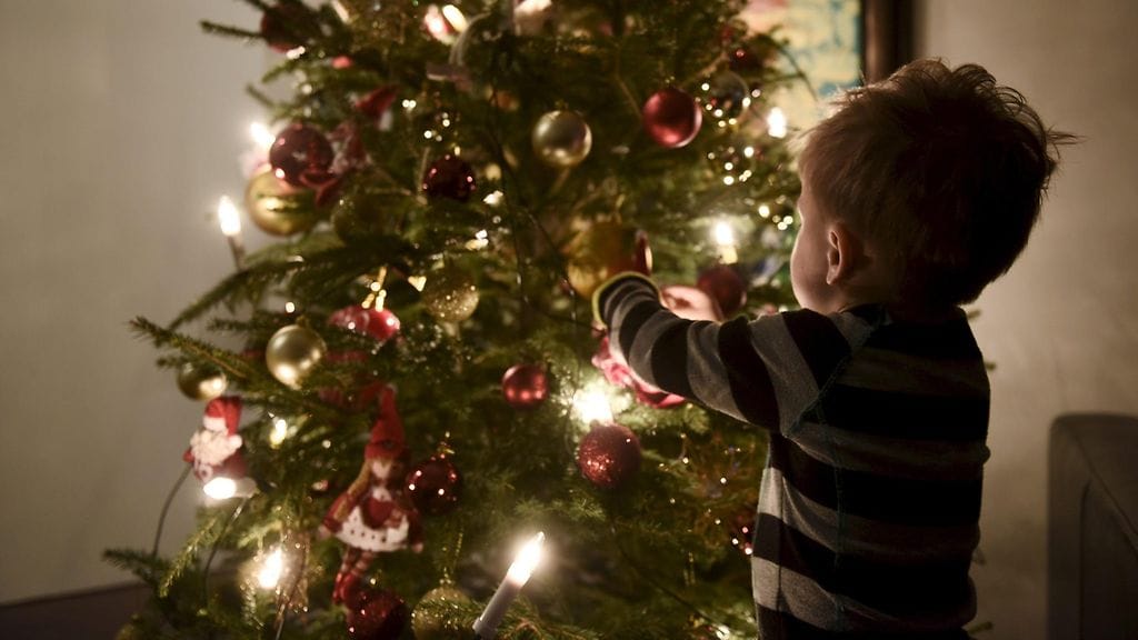 Läheiselle voi antaa jouluna lahjaksi esimerkiksi aikaa. Kuvituskuva.