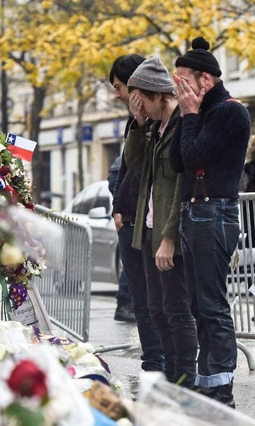 Eagles of Death Metal palasi Bataclanin eteen 8.12.2015 1