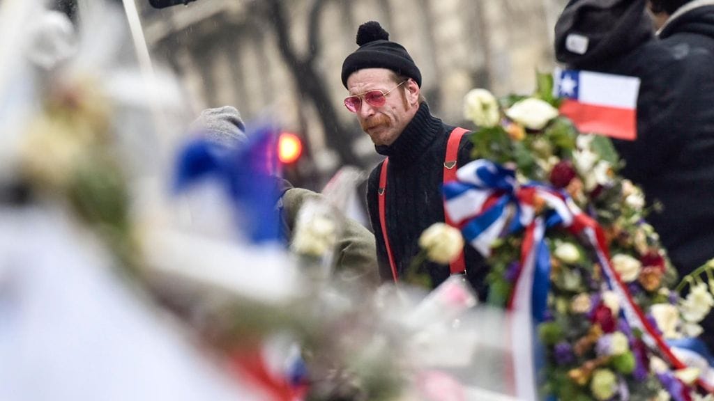 Eagles of Death Metal palasi Bataclanin edustalle 9.12.2015 2