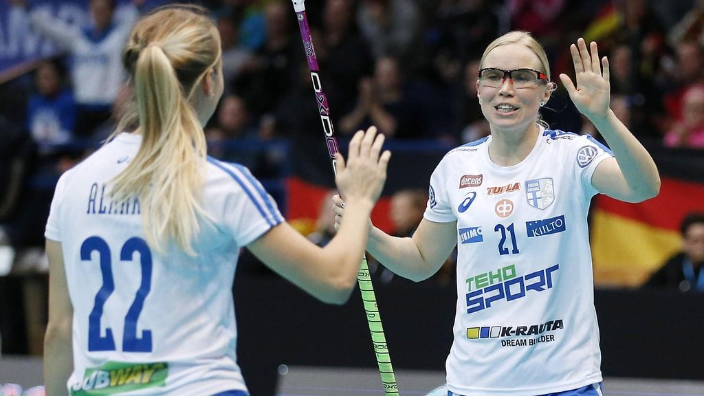 Ella Alanko ja Nina Rantala olivat iskussa MM-kotikisojen puolivälieräottelussa.