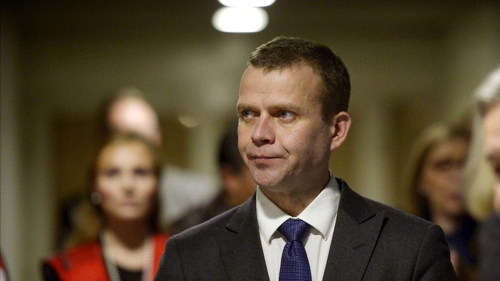 Sisäministeri Petteri Orpon mukaan varustamoilla on velvollisuus tarkastaa matkustajien henkilöllisyys.