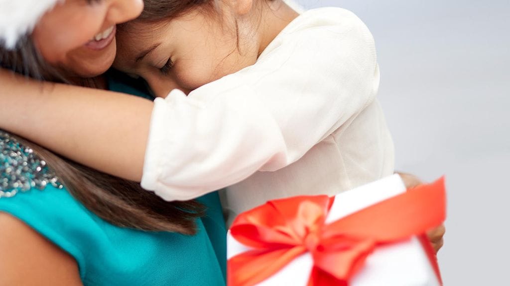 Äiti ja lapsi jouluna