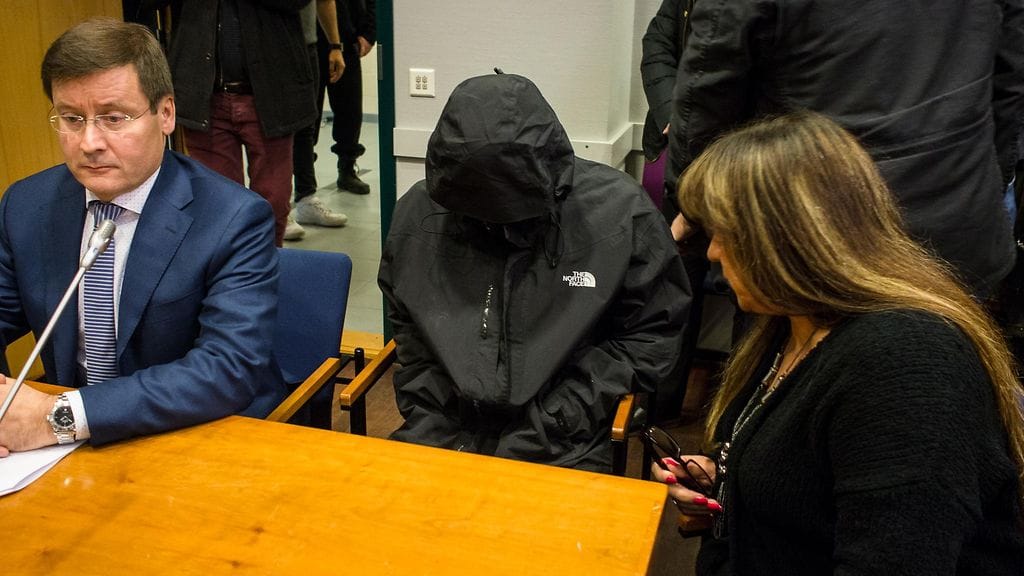 Pirkanmaan käräjäoikeus vangitsi perjantaina irakilaiset kaksoset, joita epäillään todennäköisin syin yhdestätoista terroristisessa tarkoituksessa tehdystä murhasta Irakissa kesäkuussa 2014.