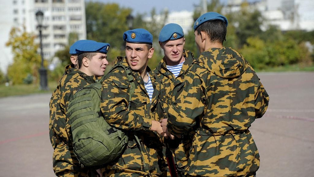 Venäläisiä sotilaita Jekaterinburgissa Venäjällä 23. syyskuuta 2013.