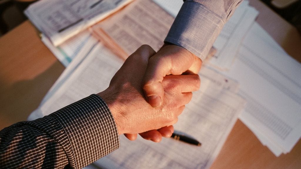 Pieleen mennyt lainan takaus voi pilata läheisten välit.