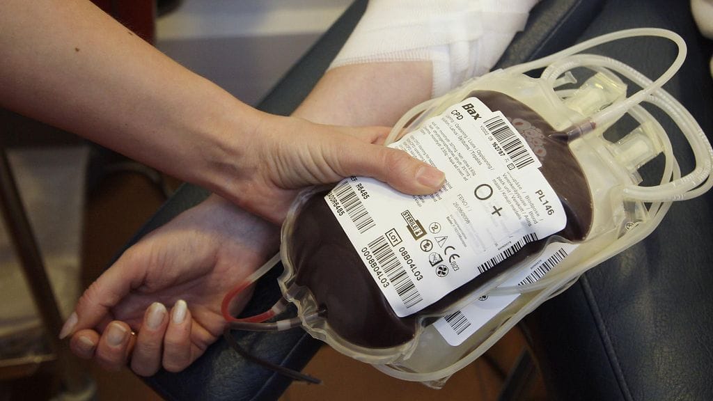 Verenluovuttajia on Suomessa tarpeeksi, mutta pitkien juhlapyhien aikaan voi tulla pulaa verestä.