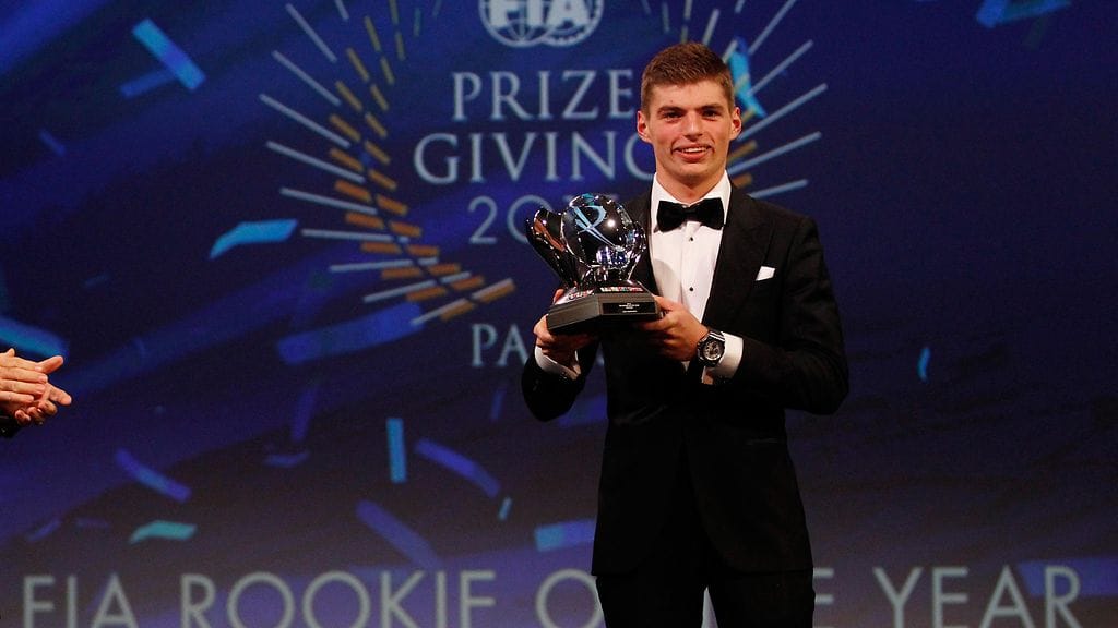 Joulukuun alussa Max Verstappen palkittiin FIA:n vuoden tulokkaana.