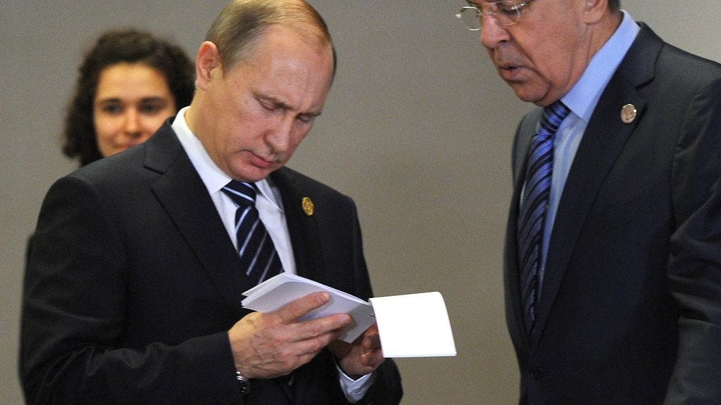 Venäjän presidentti Vladimir Putin ja ulkoministeri Sergei Lavrov kuvattuna marraskuussa 2015.