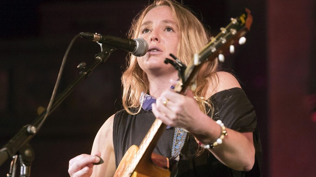 Lissie esiintyi Lontoossa 8. joulukuuta 2015.