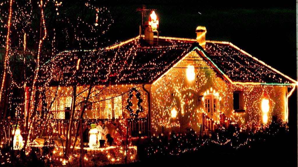 Olikohan tässä tavoitteena olla naapuruston jouluisin talo?