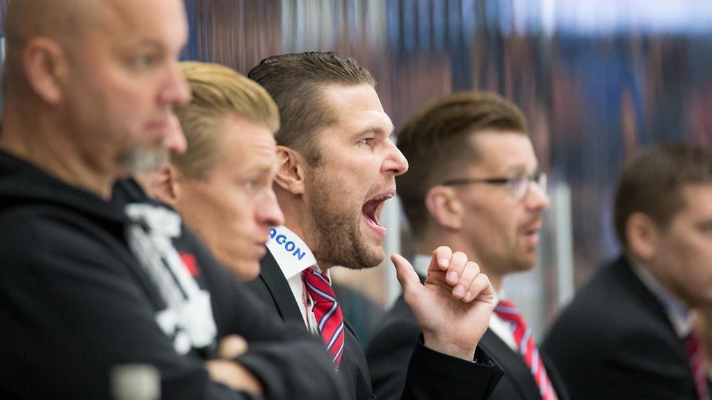 Sportin päävalmentaja Tomek Valtonen kävi kuumana tiistain KooKoo-tappion jälkeen.