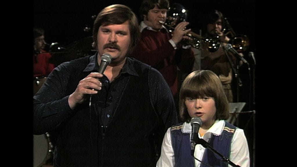 FREDI_JA_HANNA-RIIKKA_JOULULAULUSIKERMÄ