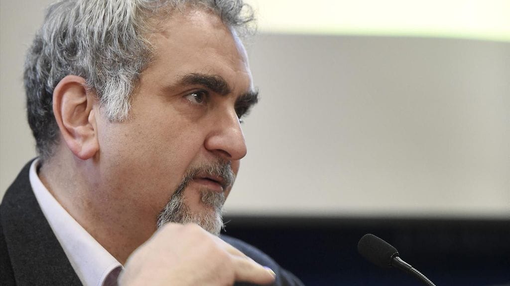 Aziz Hallaj työskentelee syyrialaisten rauhantoimijoiden vuoropuhelua edistävässä hankkeessa. Beirutissa asuva Hallaj vierailee parhaillaan Helsingissä.