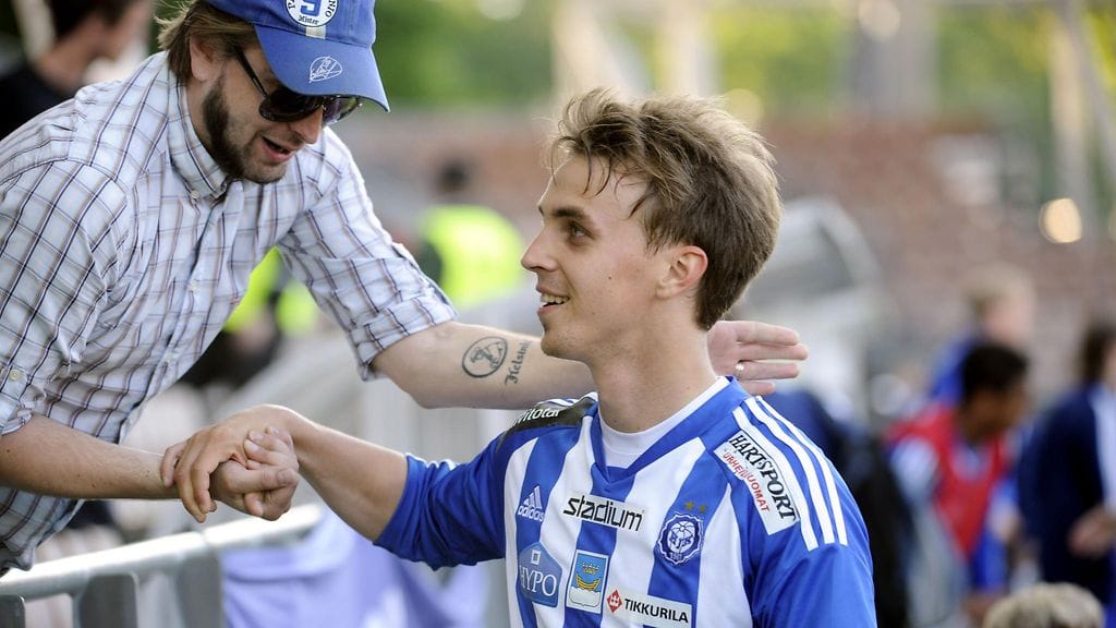 Jarno Parikka on pidetty pelaaja HJK-fanien keskuudessa. Kuva vuodelta 2010.