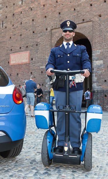 Segway ja italialainen poliisi.