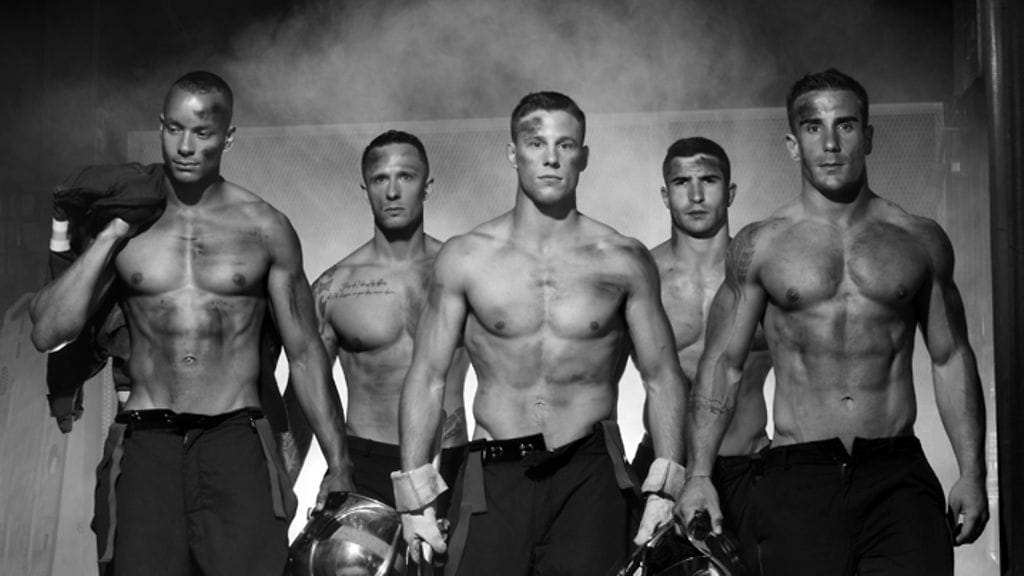 Nämä komeat palomiehet tuskin jättävät ketään kylmäksi!