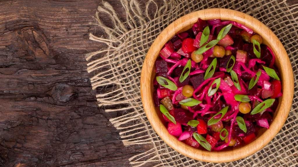 Jos et halua korvata kinkkua kasvisvaihtoehdolla, ripottele proteiinia muiden ruokalajien joukkoon.