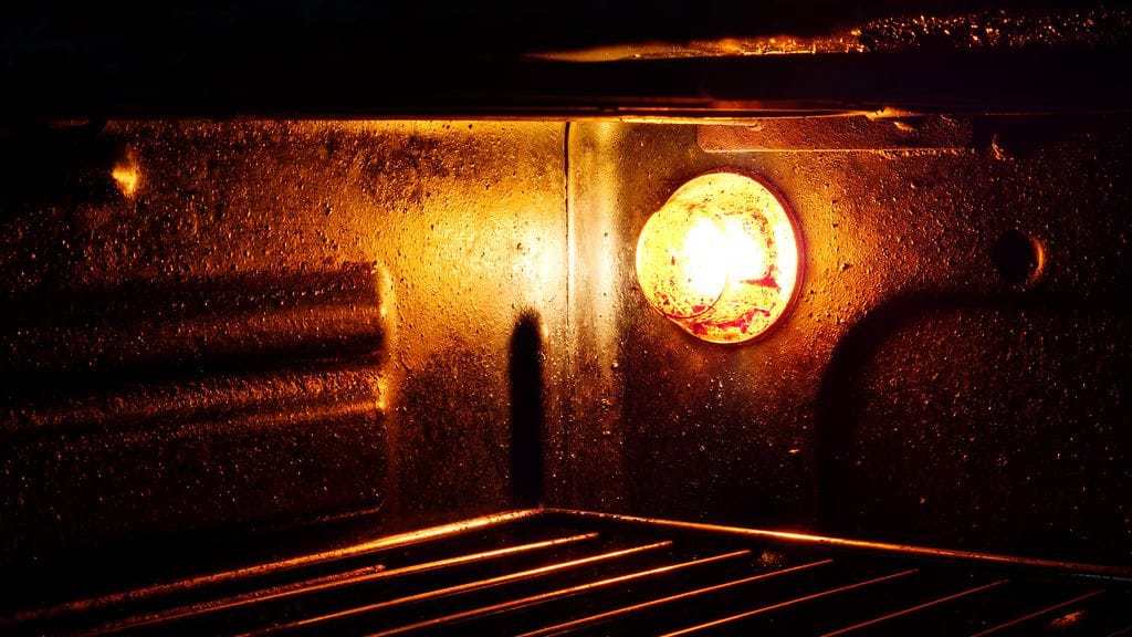 Uuni puhtaaksi... ja pian!