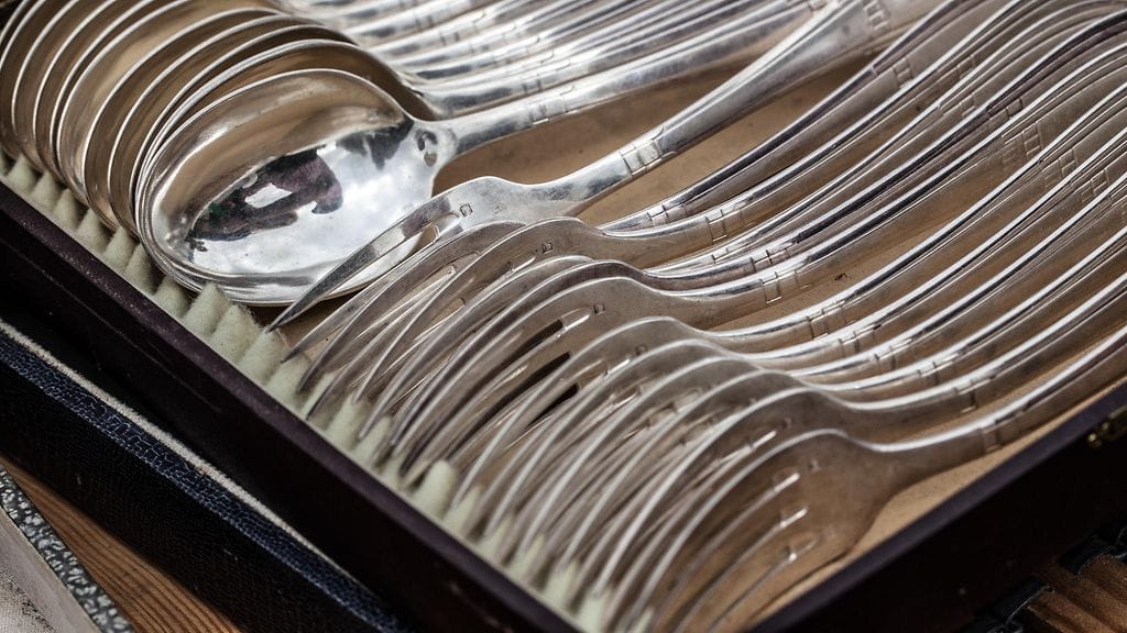 Hopeat kiiltämään!