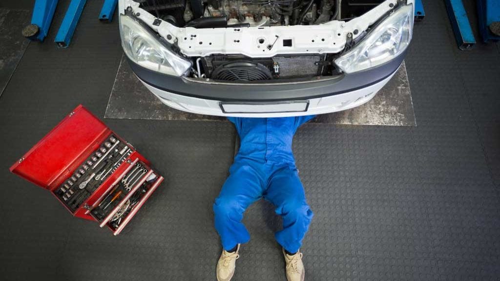 Kyykistelyn ja ryömimisen vaivalta olisi kieltämättä mukava välttyä.