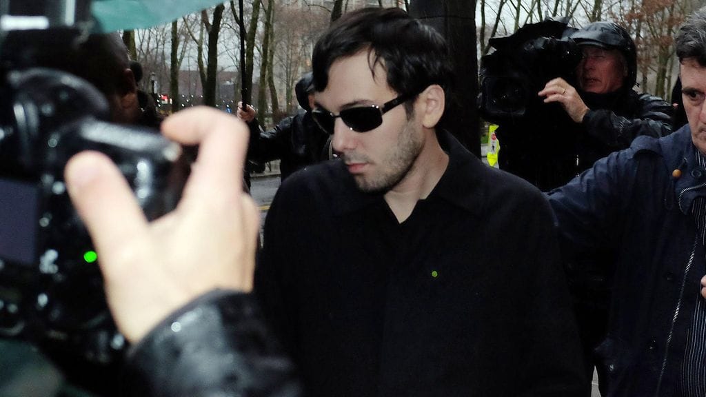 Martin Shkreli kuvattuna New Yorkissa oikeusistunnon jälkeen 17.12.2015.