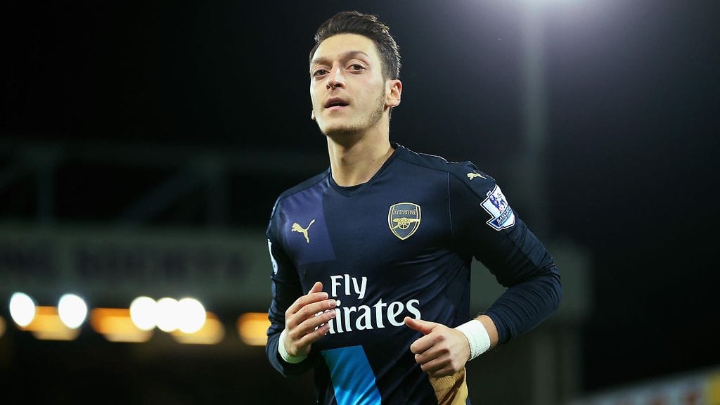 Mesut Özil pelaa huippukautta.