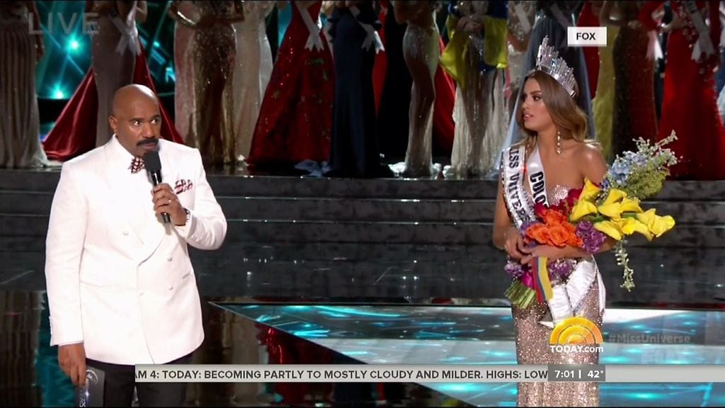 Juontaja Steve Harvey julisti ensin väärän voittajan Miss Universum -finaalissa 2015.