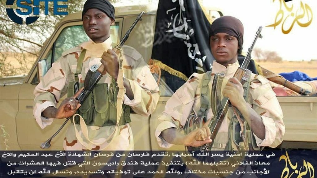 Kaksi al-Murabiton-jihadistiryhmään kuuluvaa taistelijaa, jotka osallistuivat hotelli-iskuun Malin Bamakossa viime kuussa.