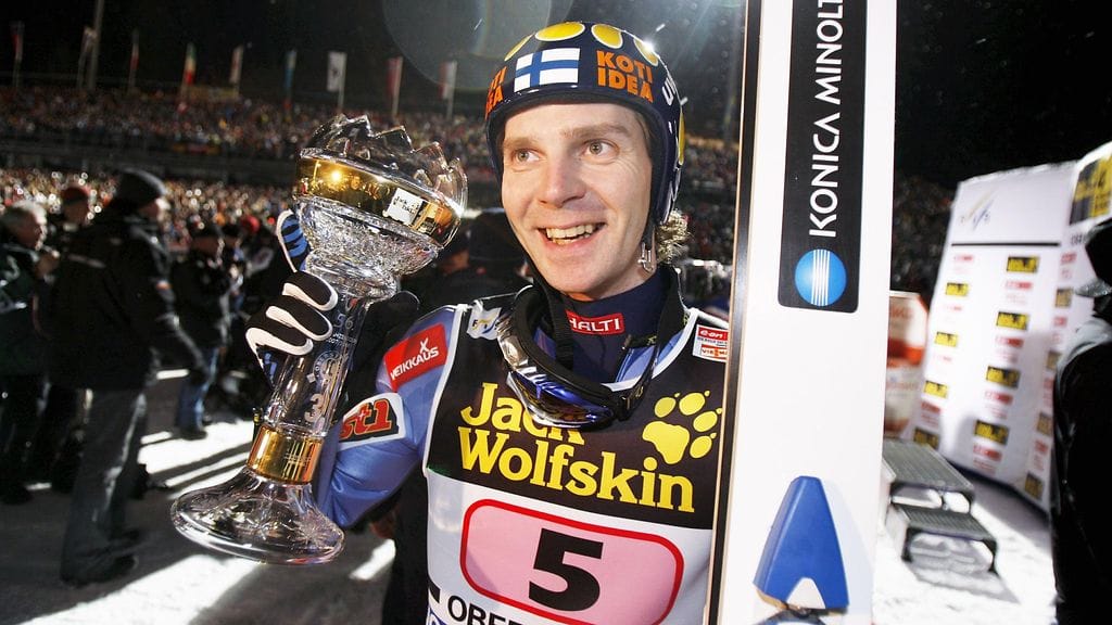 Janne Ahonen toi viimeisimmän Suomen 16 mäkiviikon voitosta 2007-08 mäkiviikolla.