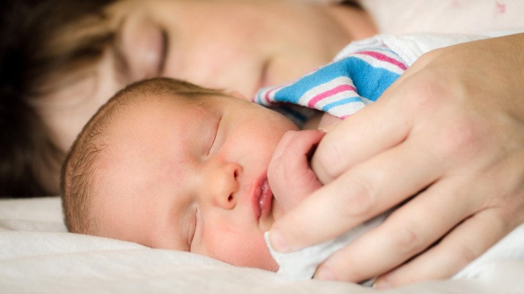 Kuvituskuva. Harvinainen sairaus sai tuoreen äidin unohtamaan oman lapsensa syntymän.