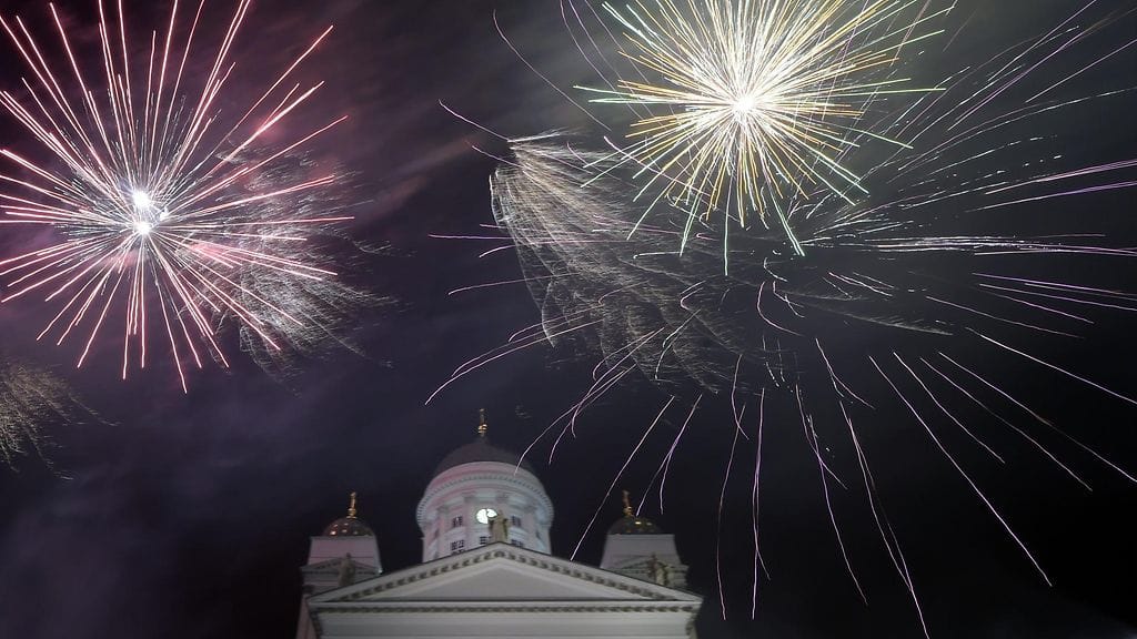 ilotulitteet, tuomiokirkko, uusivuosi