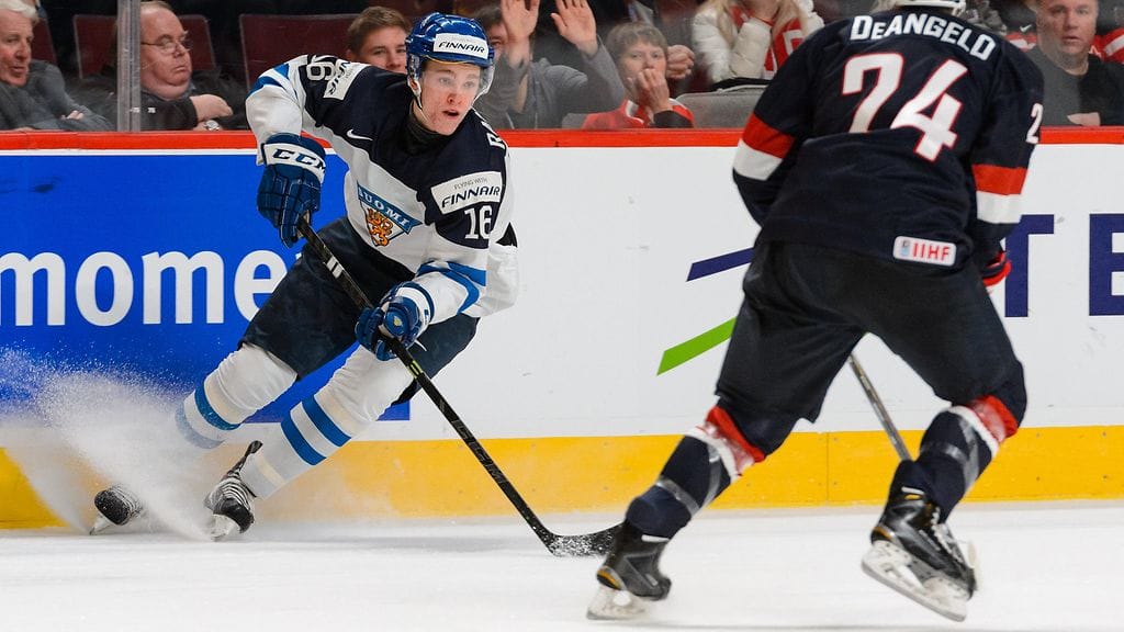 Kapteeni Mikko Rantanen on Suomen ykköstähtiä Nuorten MM-kisoissa.
