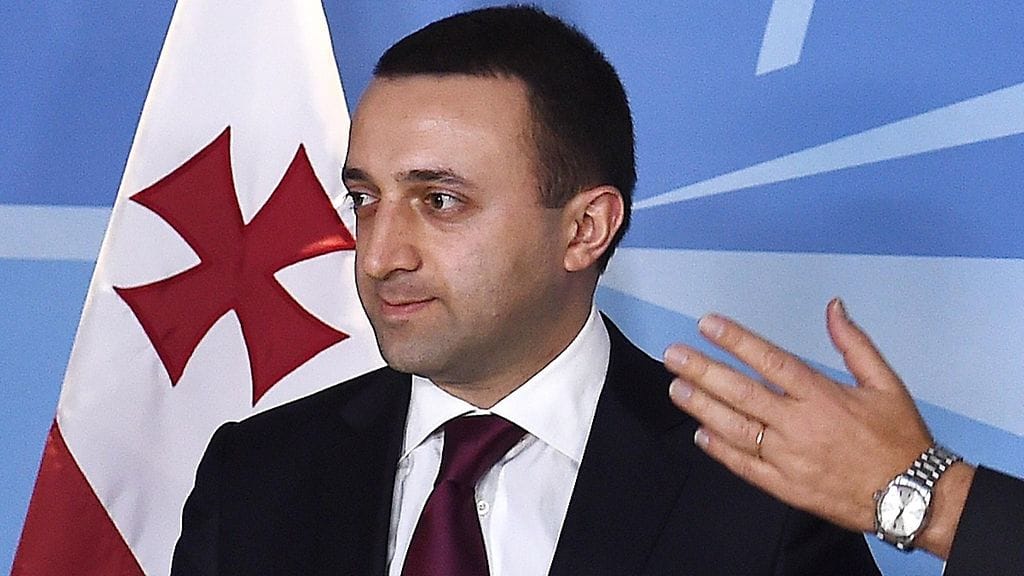 Garibashvilin johtama hallitus on kärsinyt viime aikoina suosion jyrkästä laskusta maan talouden kurjistuttua.