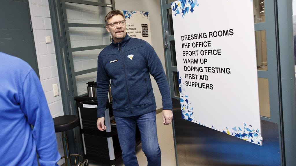 Jukka Jalonen valmentaa Nuoria Leijonia MM-kotikisoissa.