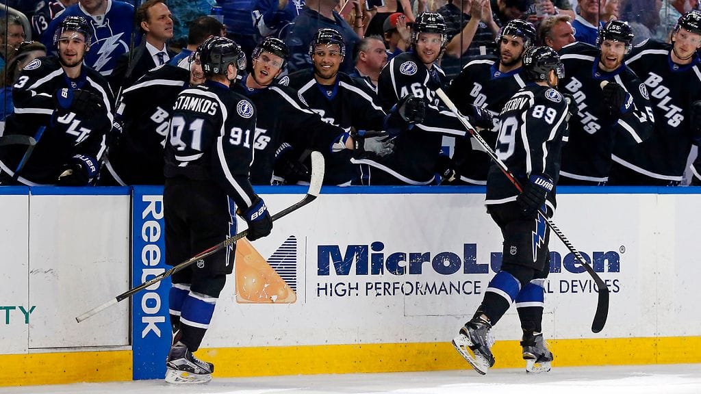 Steven Stamkosilla ja kumppaneilla oli mukava ilta.