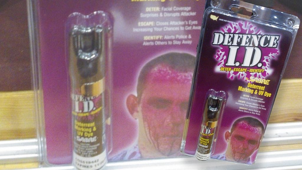 Tältä näyttää yksi Oulun Aseessa myynnissä olevista turvasumutteista. Kuva: Mikko Soikkeli.