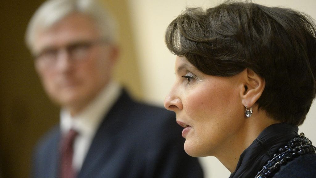 Anne Bernerin luotsaama liikenne- ja viestintäministeriö toteaa omassa tiedotteessaan, ettei ministeriö ole puuttunut yhtiön operatiivisiin asioihin epäsopivalla tavalla.