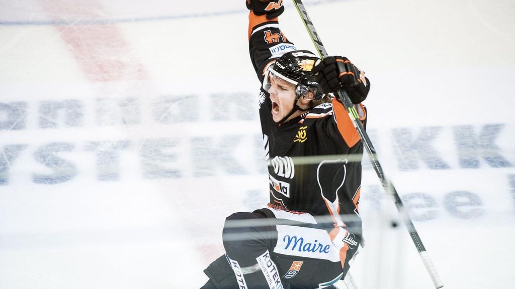 Mikko Lehtonen ampui KooKoon molemmat maalit varsinaisella peliajalla.