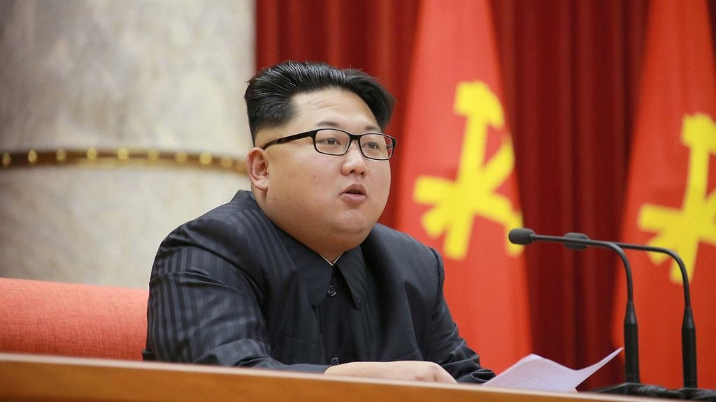 Pohjois-Korean johtaja Kim Jong-un joulukuussa 2015. Pohjois-Korea laukaisi viime yönä raketin.