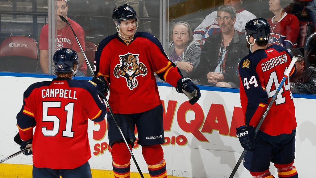 Aleksander Barkov (kesk.) on huippuiskussa.