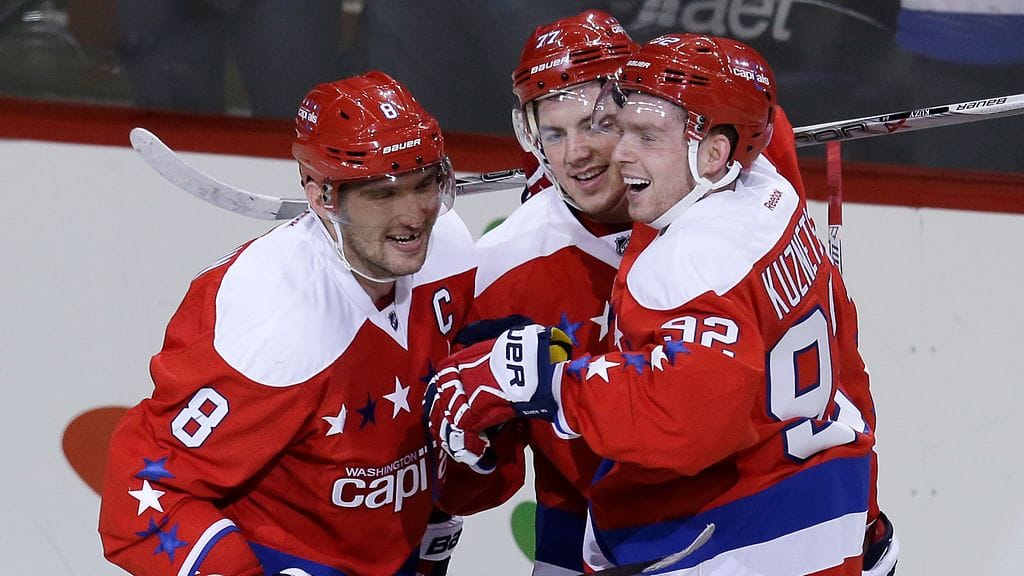 Aleksandr Ovetshkinilla (vas.) ja kumppaneilla on aihetta hymyyn.