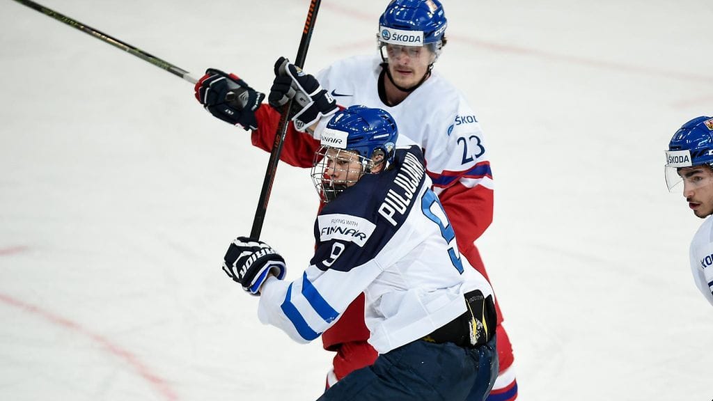 Jesse Puljujärvi (edessä) on huimassa vireessä.